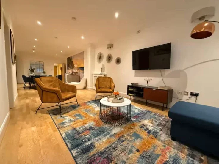 Flat Pitfield Street in Greater London