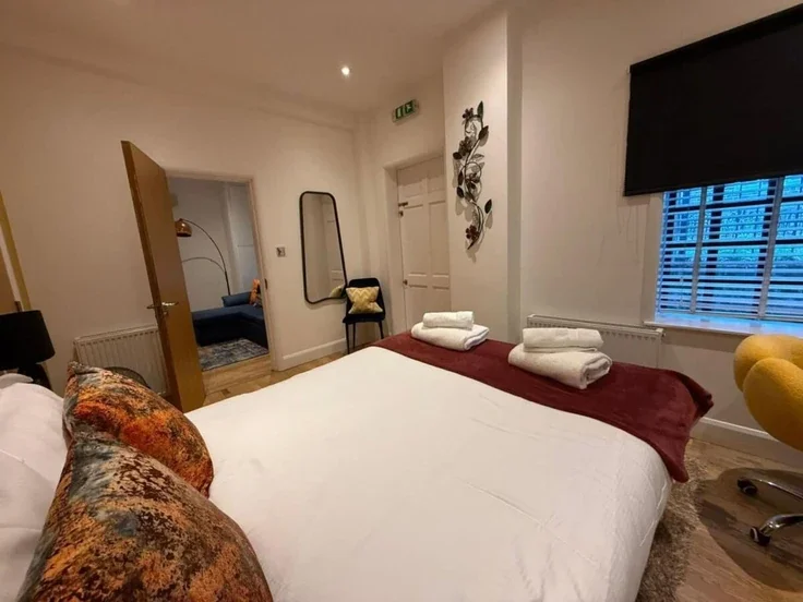 Flat Pitfield Street in Greater London