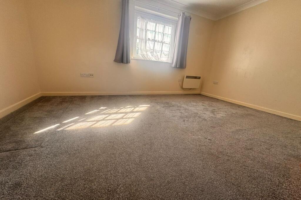Flat Queensberry Place in London
