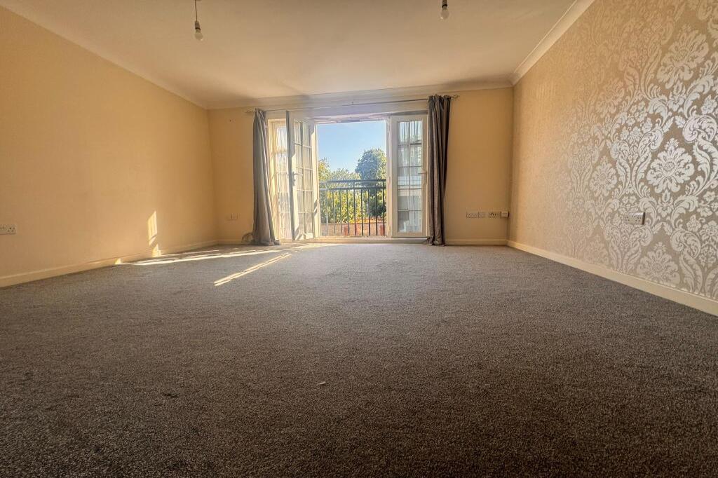 Flat Queensberry Place in London