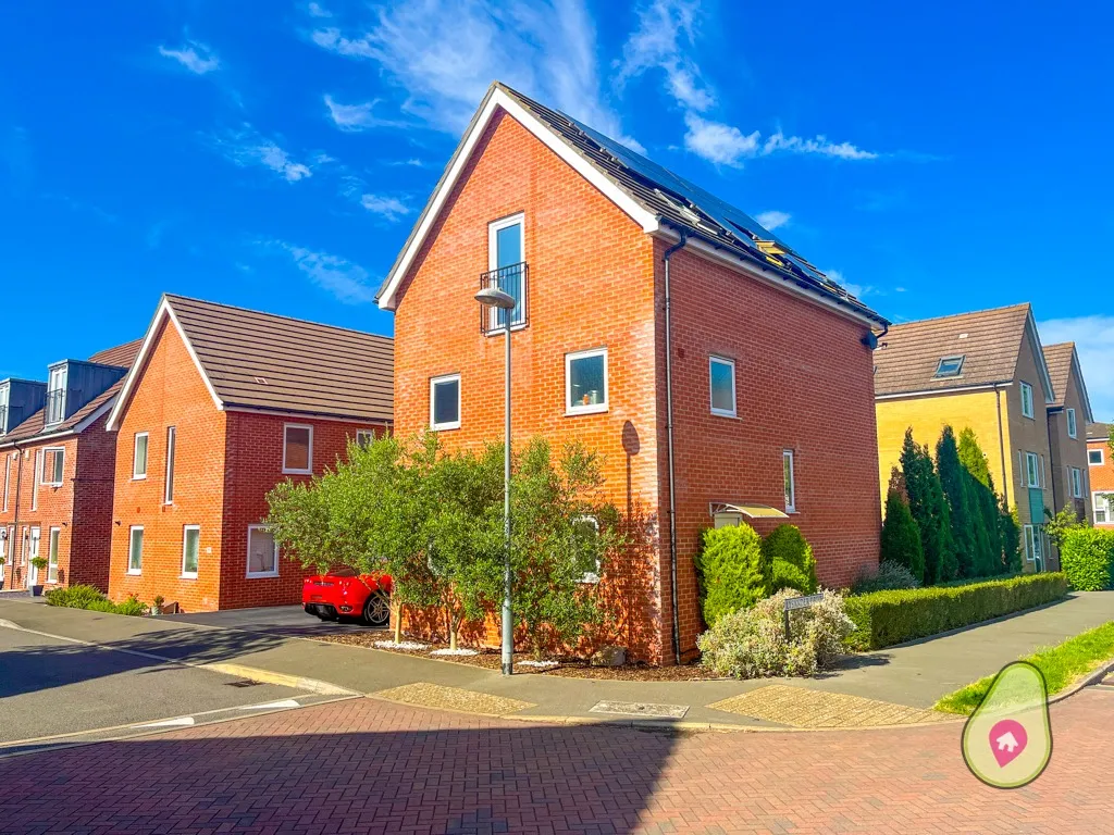 House Jaguar Lane in Bracknell