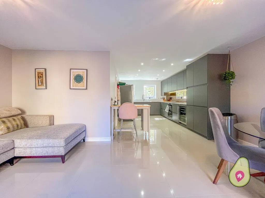 House Jaguar Lane in Bracknell