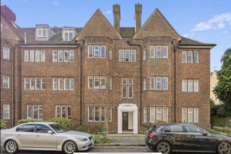 Flat Tudor Close in Greater London