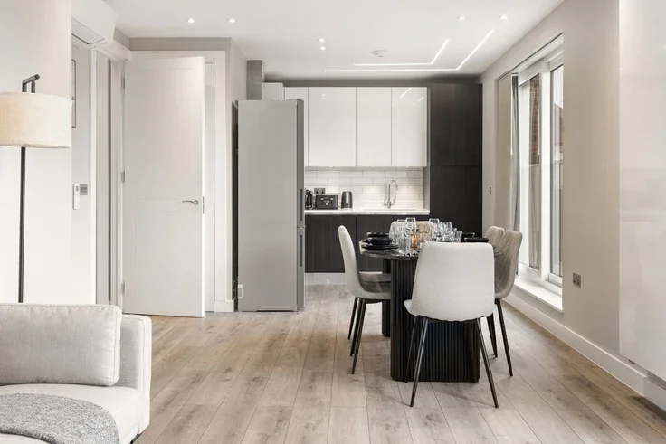 Flat The Ridgeway in Greater London