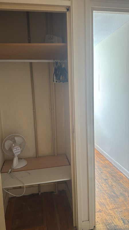 Room Dawes Street in Greater London
