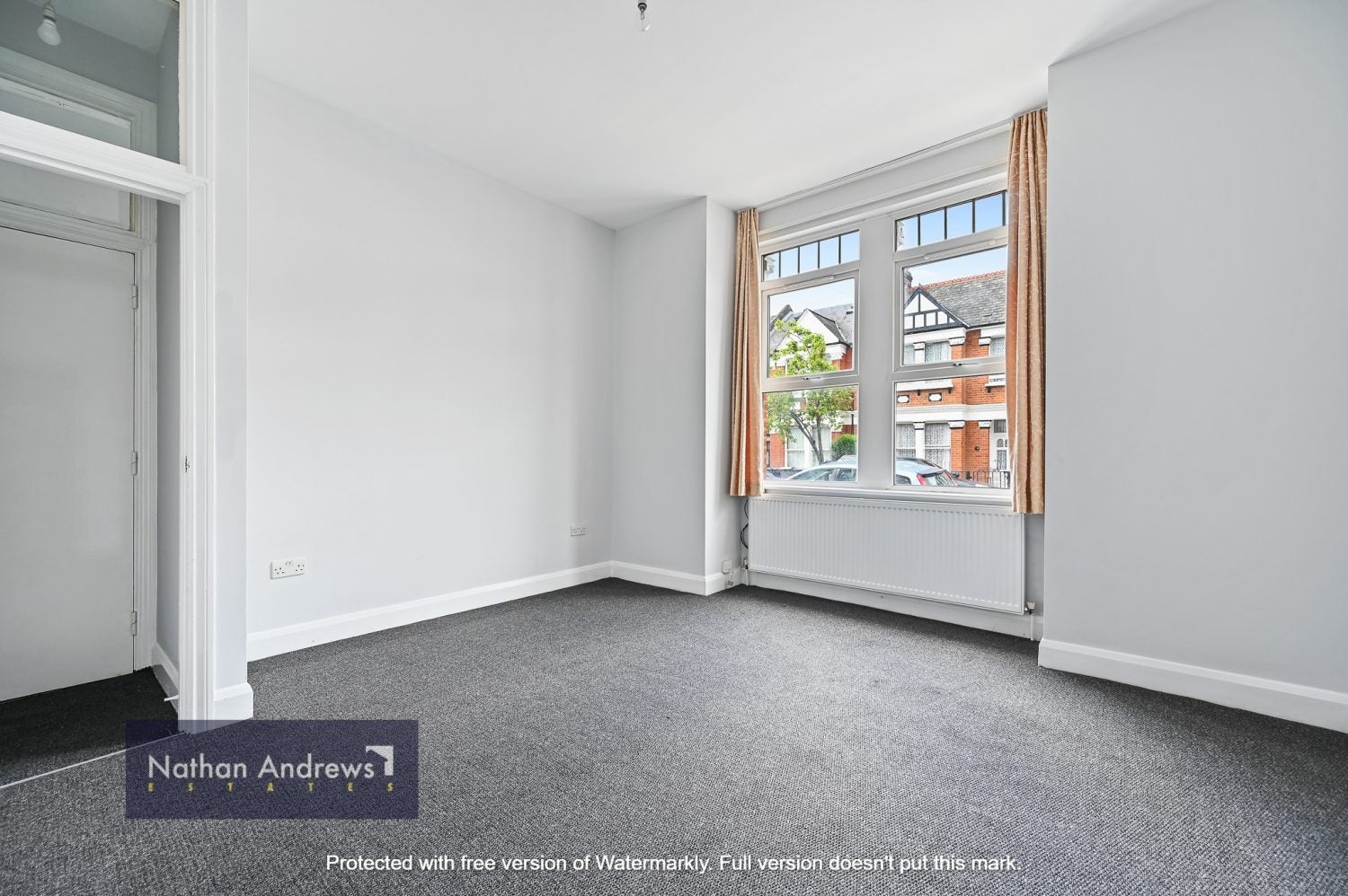 House Pine Road in Greater London