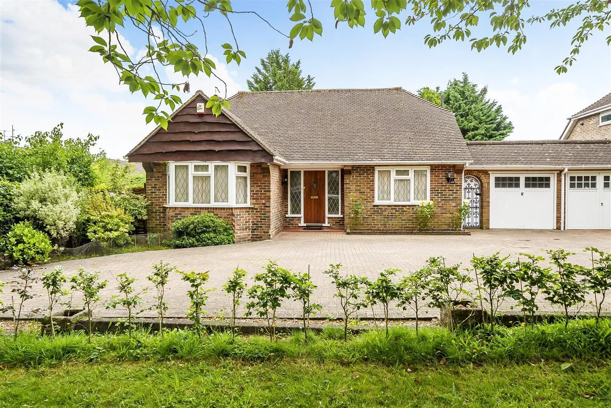 House Park Rise in Northchurch