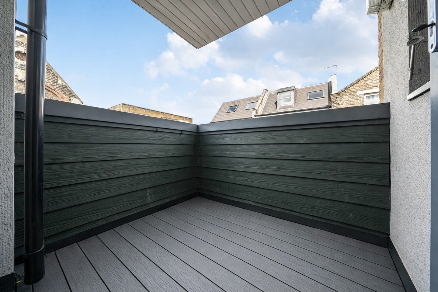 Flat Tanners Hill in Greater London