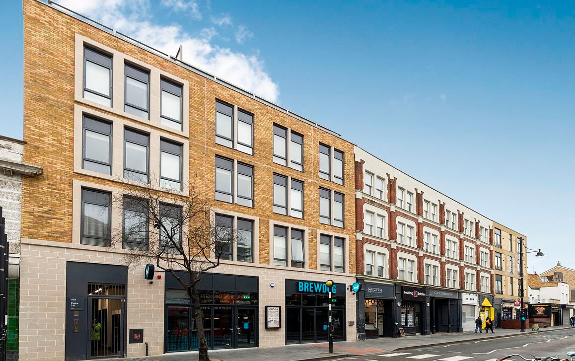 Flat Coldharbour Lane in Greater London