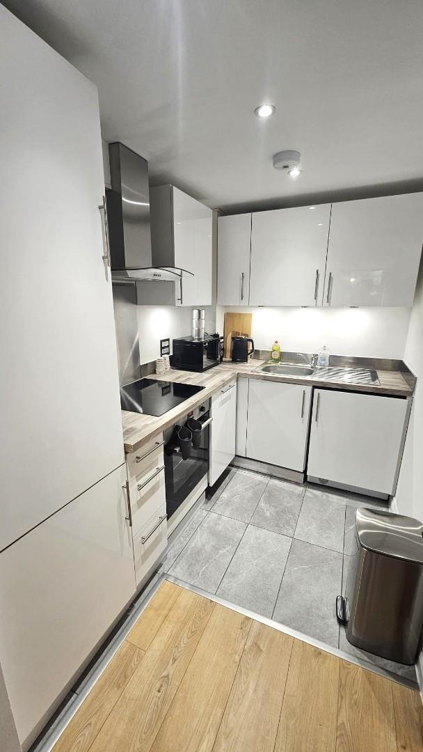 Flat St. Pancras Way in Greater London