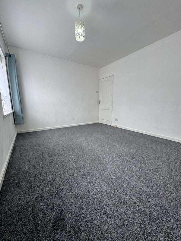 Flat Oakenhurst Road in Blackburn