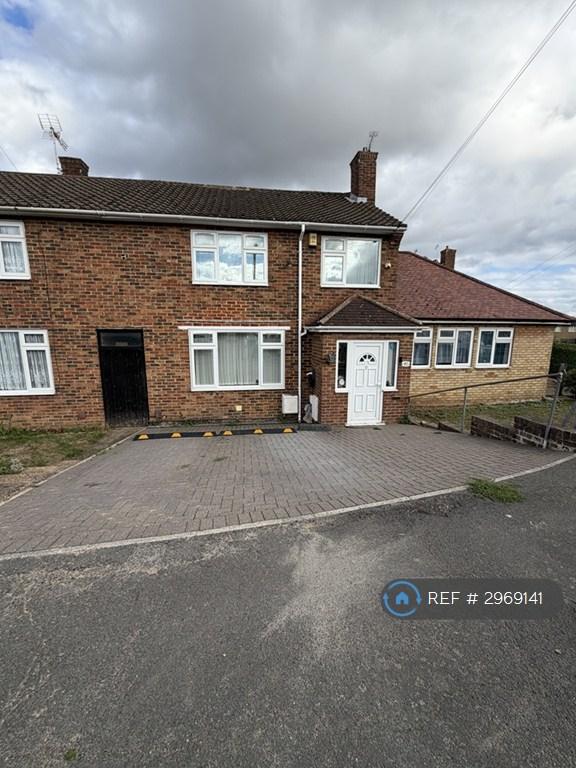 House Long Readings Lane in Slough
