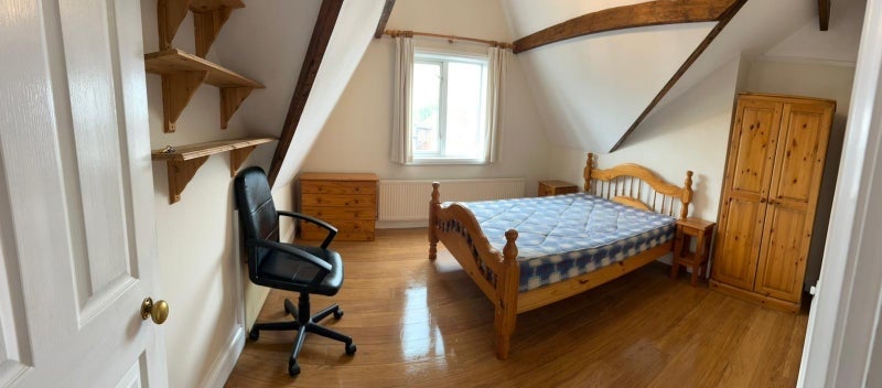 Room Barnes Pikle in Greater London