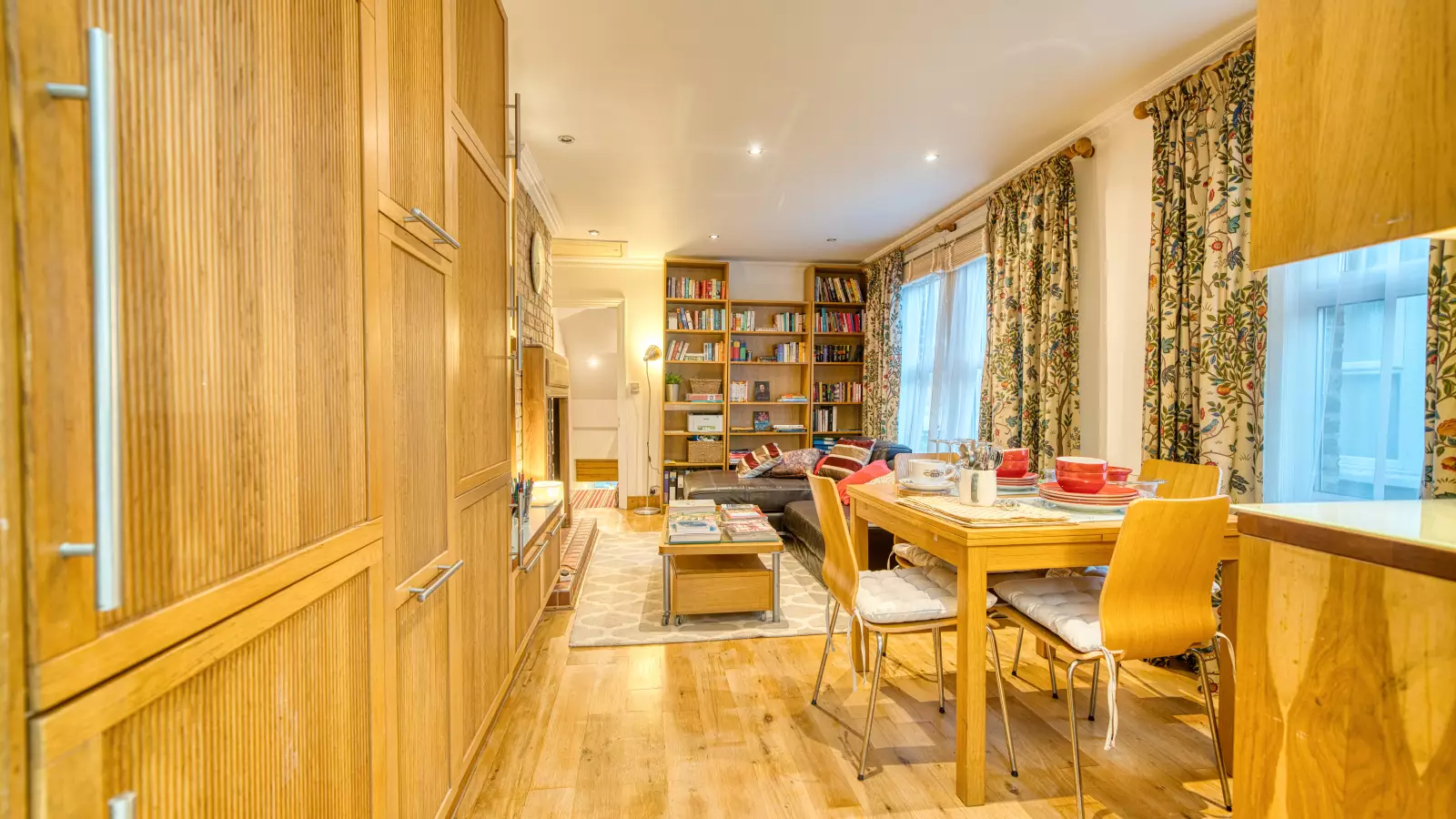 Flat St John's Road in Greater London