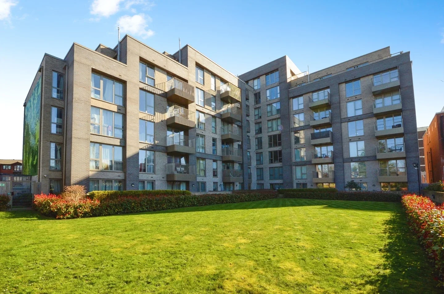 Flat West Street in Watford
