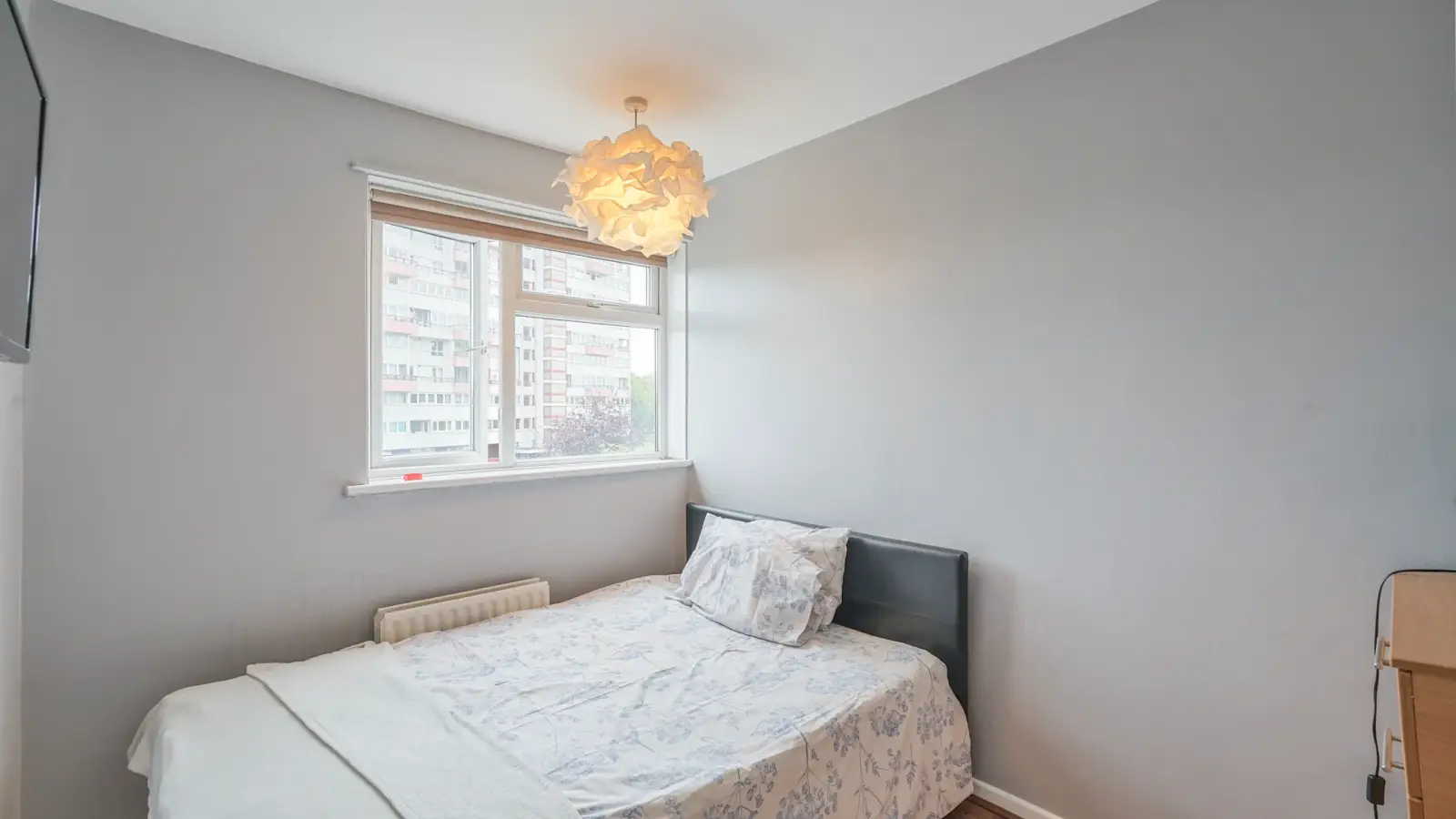 Flat Ballance Road in Greater London