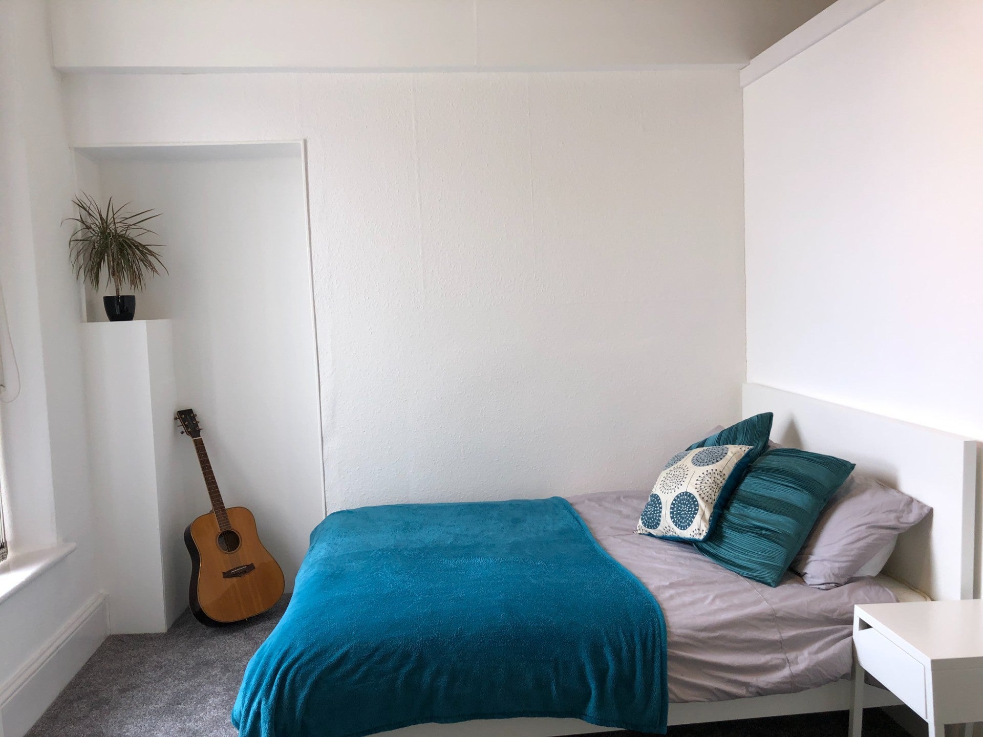 Room Charles Street in Plymouth