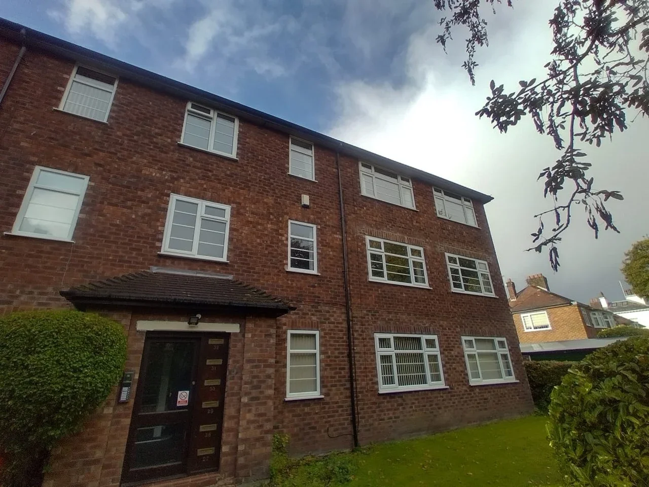 Flat Clarendon Road in Trafford