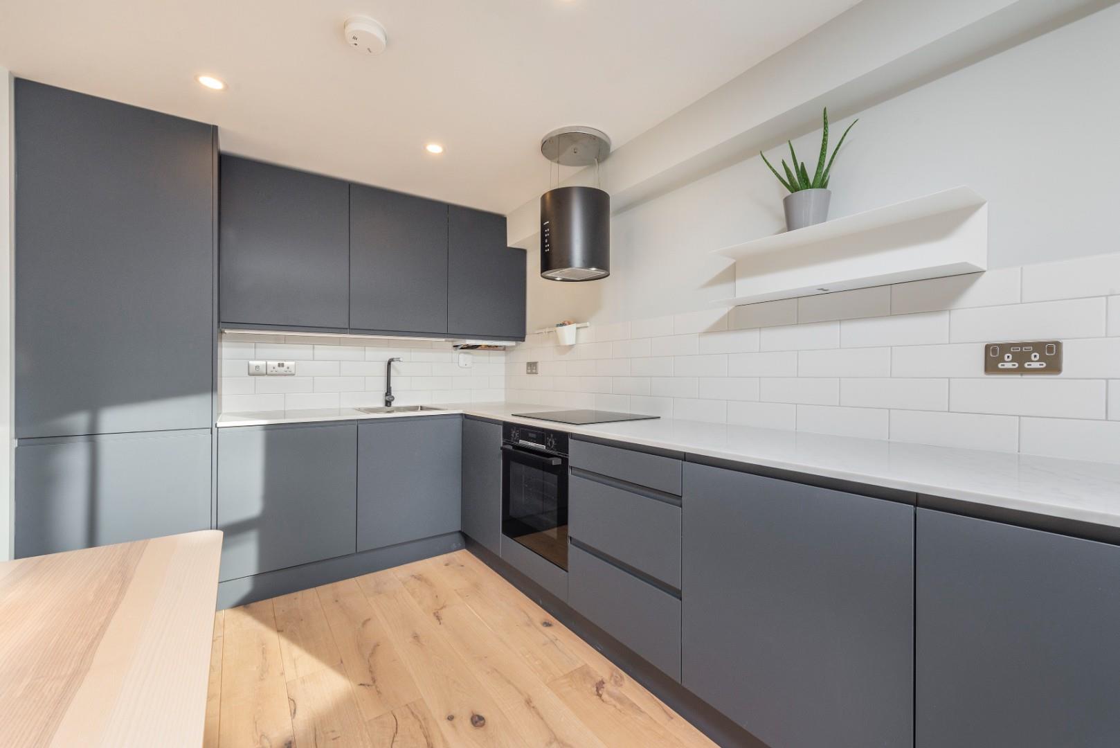 Flat Nassau Street in City of Westminster