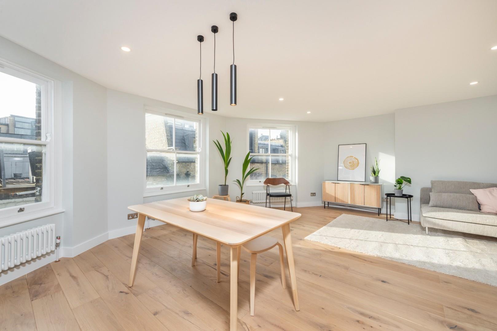 Flat Nassau Street in City of Westminster