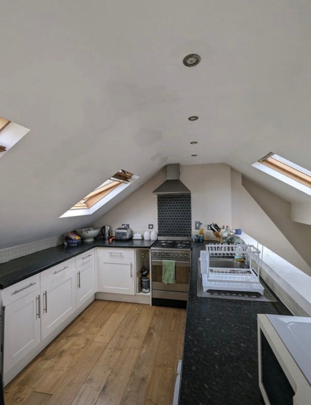 Room Abbeville Road in Greater London