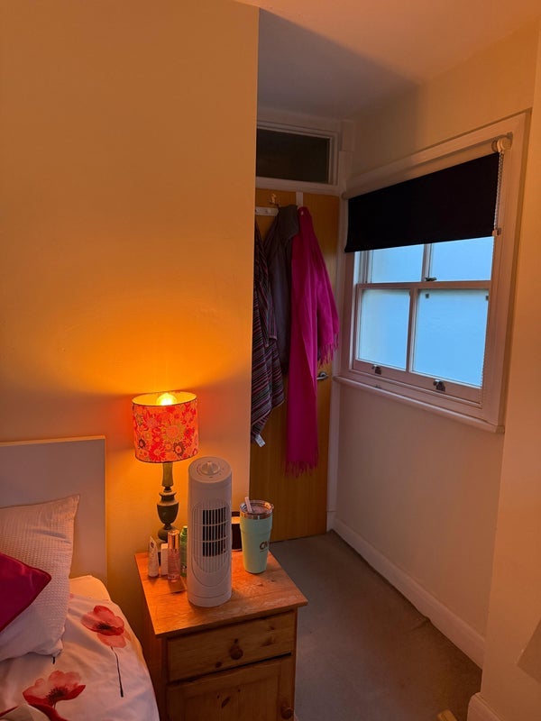 Room Abbeville Road in Greater London