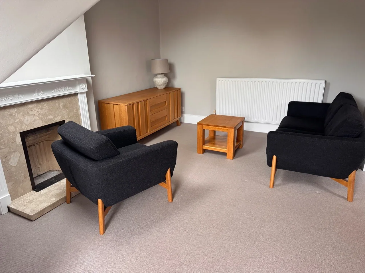 Flat Elmbourne Road in Greater London