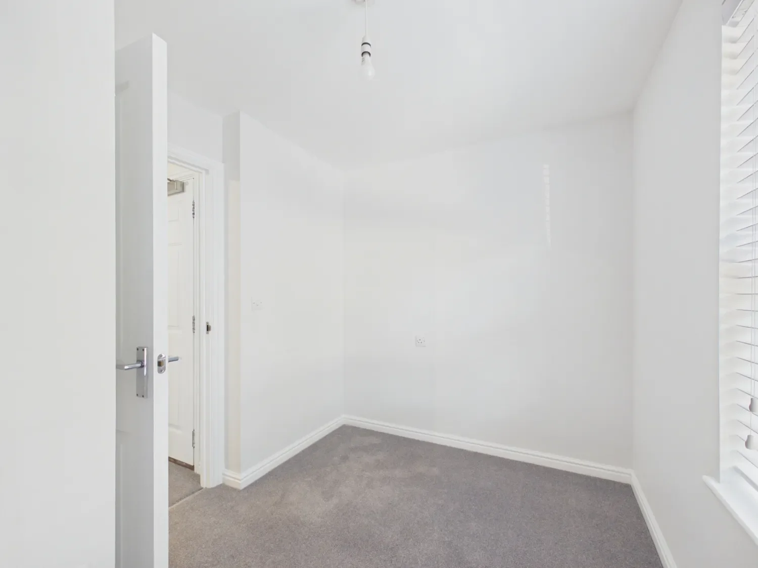 Flat Mycroft Road in Blunsdon St Andrew