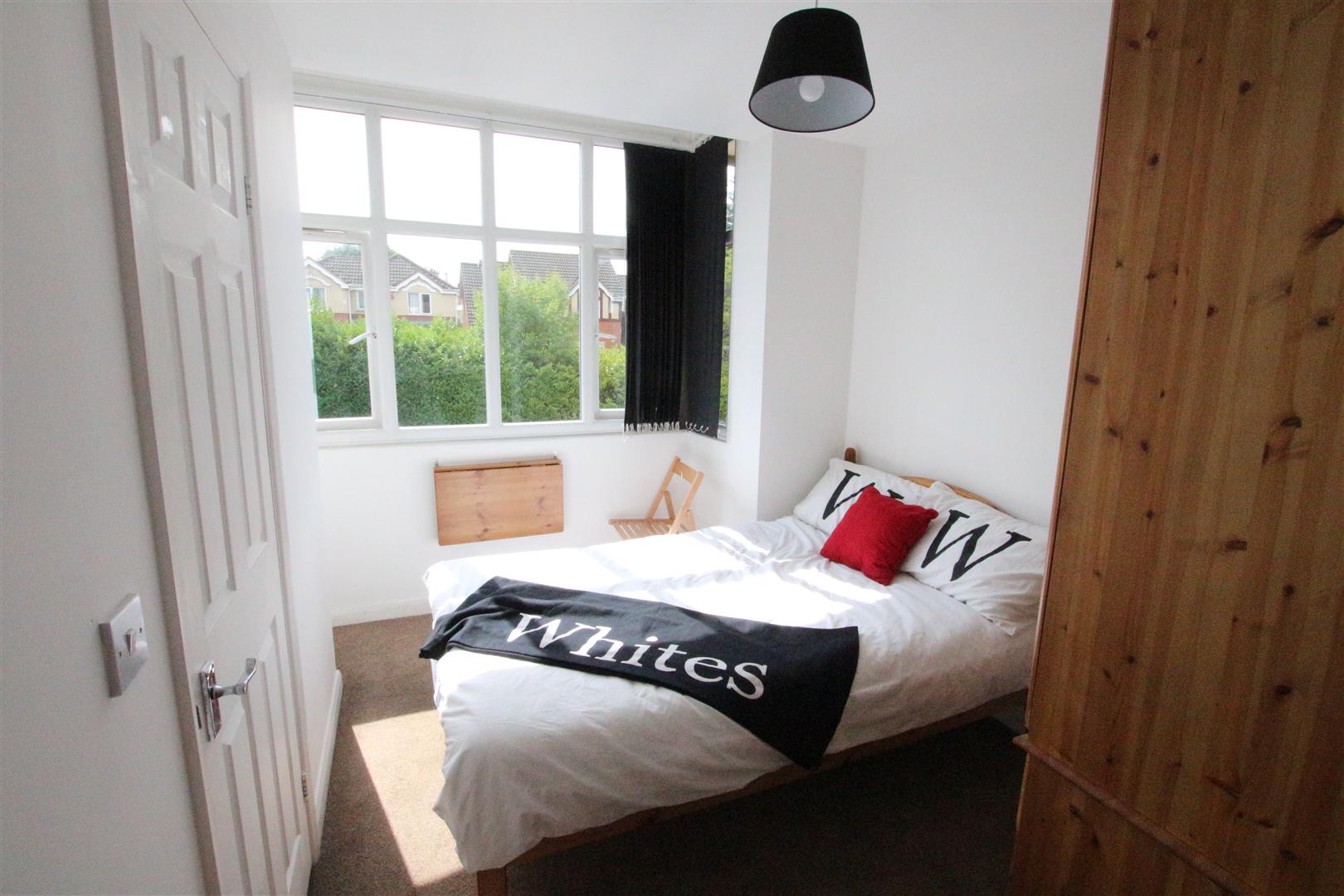 Room Delapre Street in Far Cotton