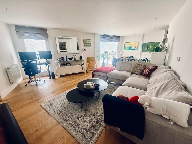 Room Dowells Street in Greater London