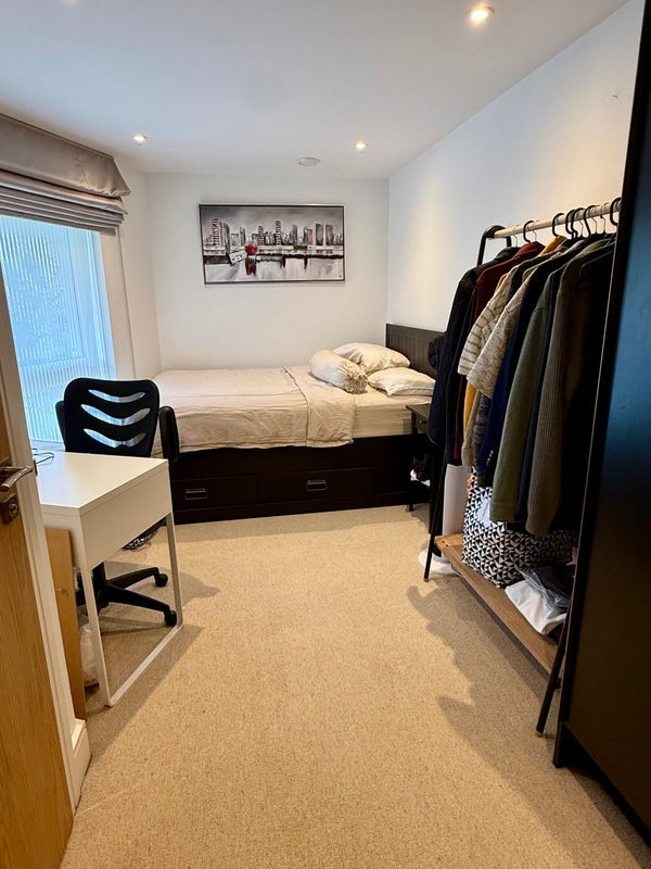 Room Dowells Street in Greater London