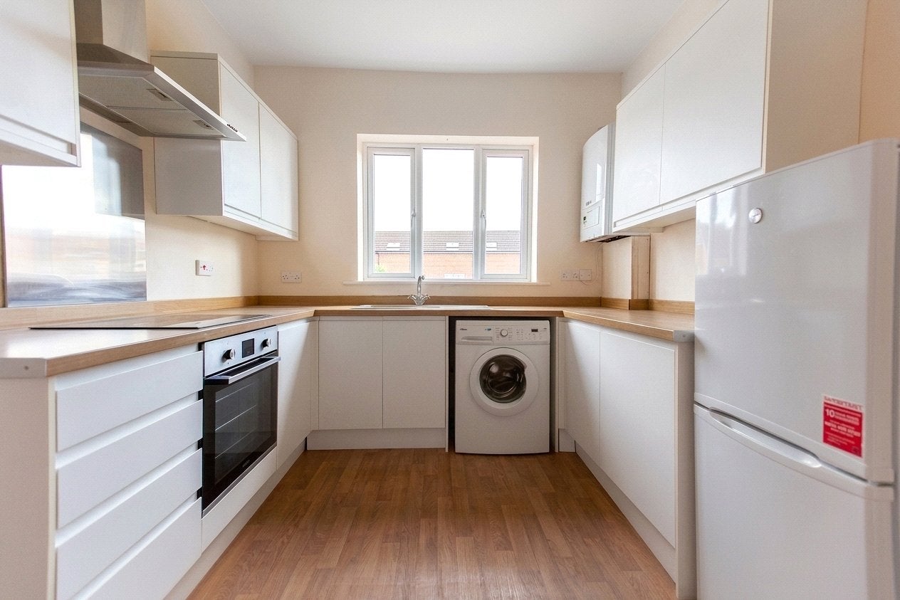 Flat Kennington Avenue in Bristol