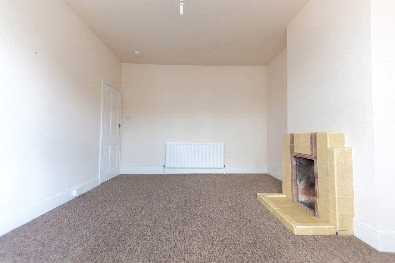 Flat Kennington Avenue in Bristol