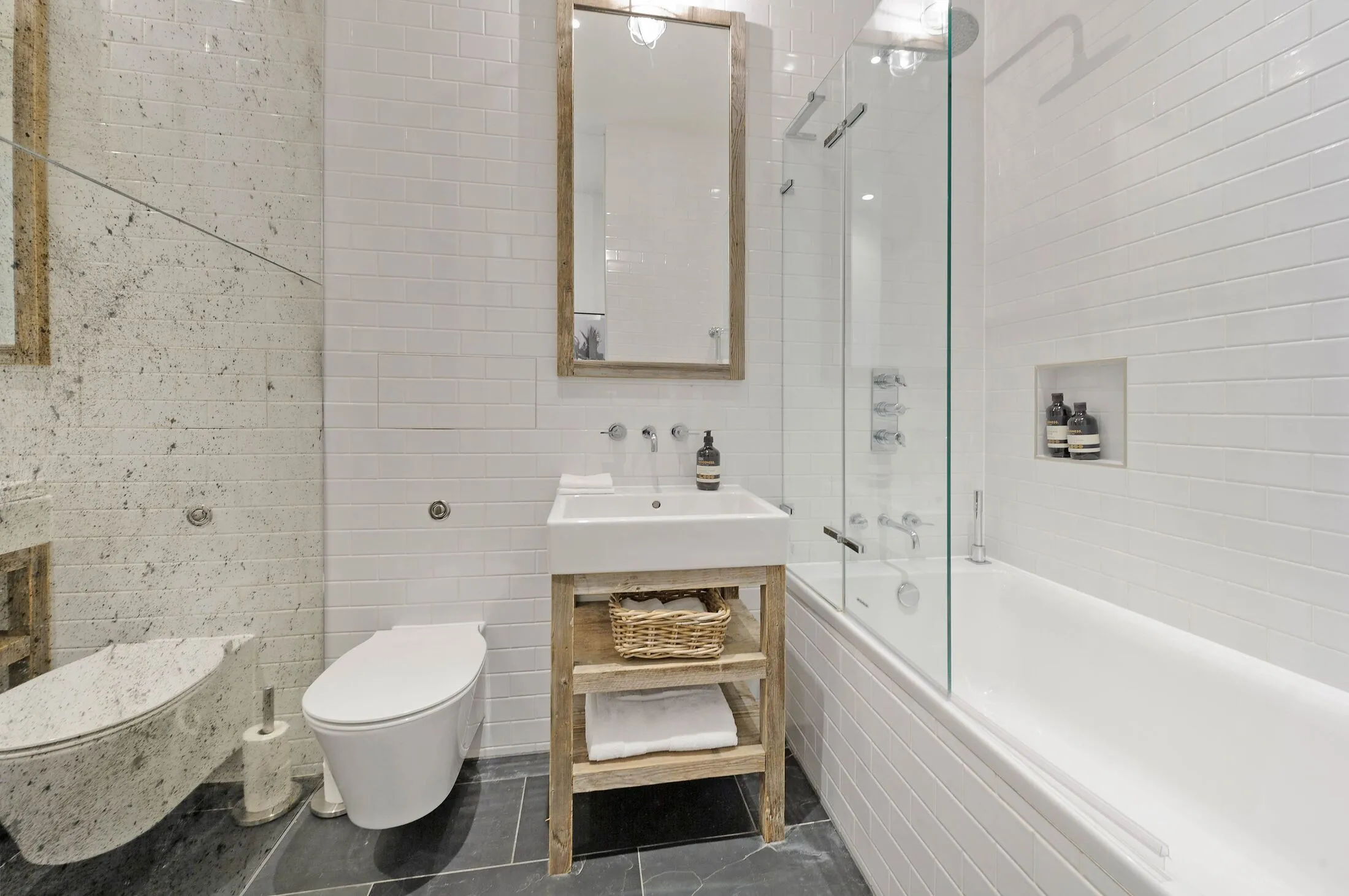 Flat Gosfield Street in City of Westminster