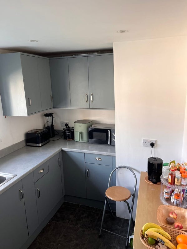 Room Vallentin Road in Greater London