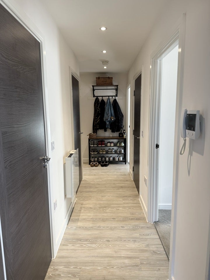Flat Holmesley Road in Hertsmere