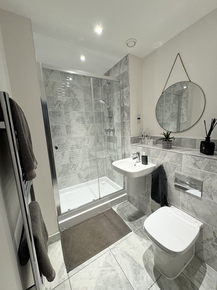 Flat Holmesley Road in Hertsmere