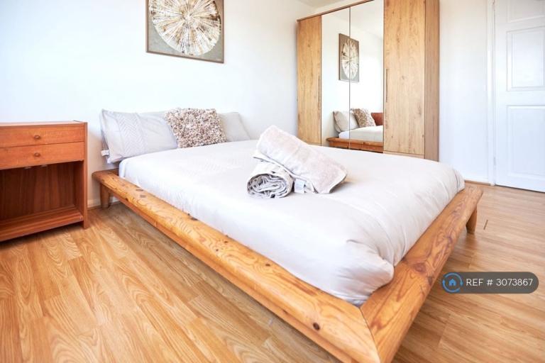 Room Acorn Grove in Birmingham