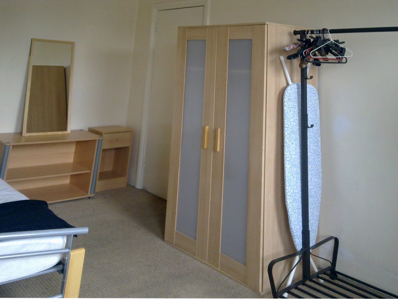 Room Mill Lane in Greater London