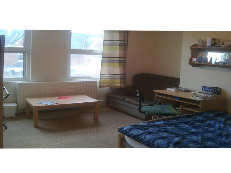 Room Mill Lane in Greater London