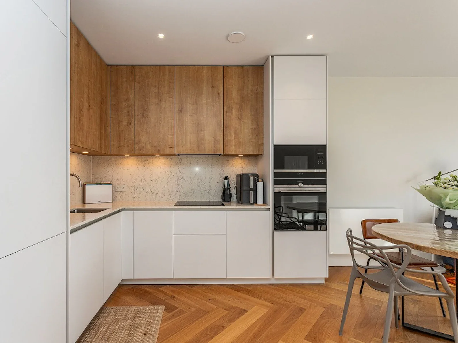 Flat St James Square in City of Edinburgh