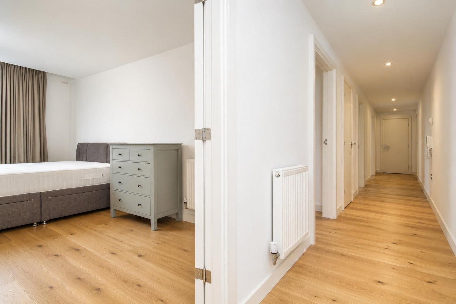 Flat Princelet Street in Greater London