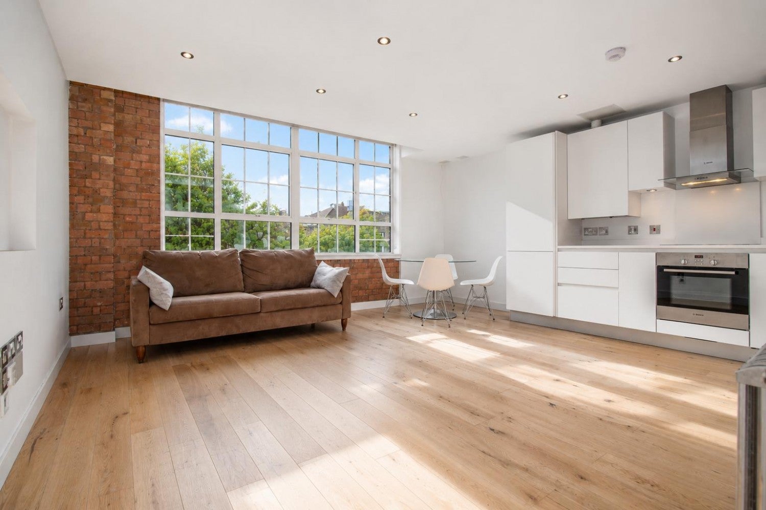 Flat Princelet Street in Greater London