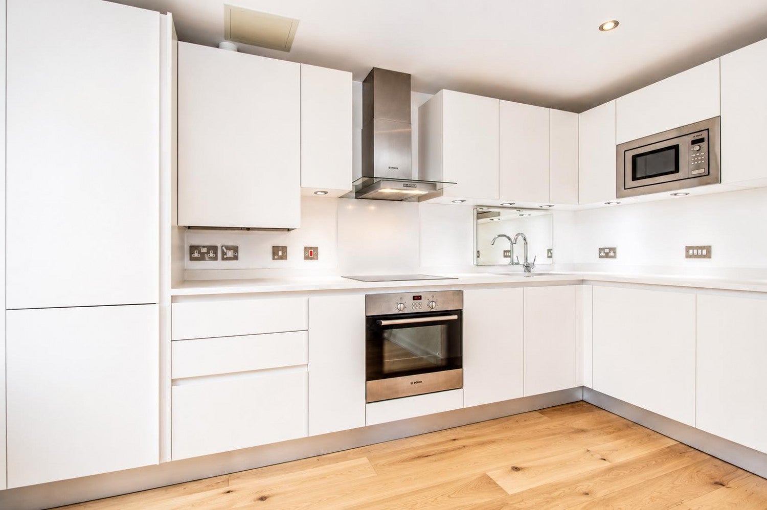 Flat Princelet Street in Greater London
