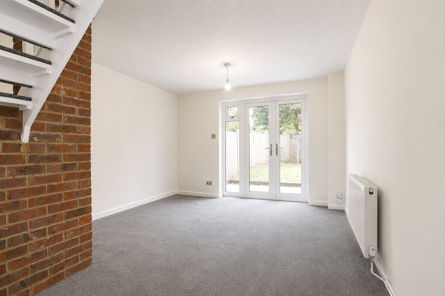 House Upavon Gardens in Winkfield