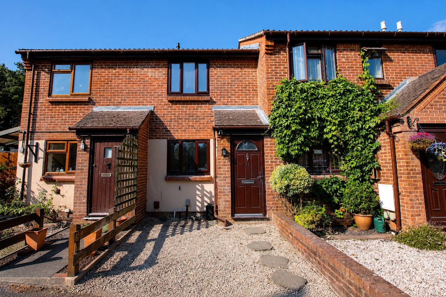 House Upavon Gardens in Winkfield