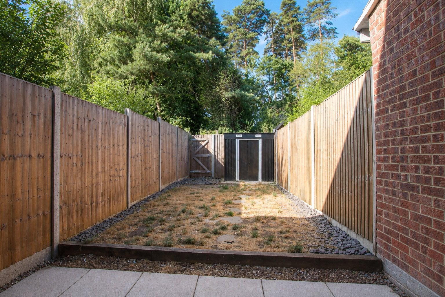 House Upavon Gardens in Winkfield