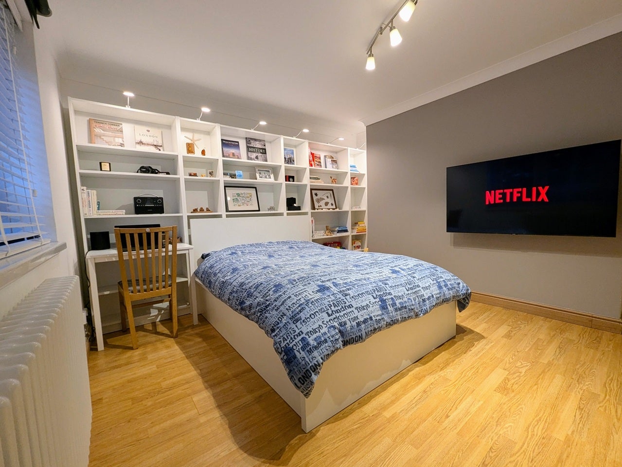 Room Gladding Road in Greater London