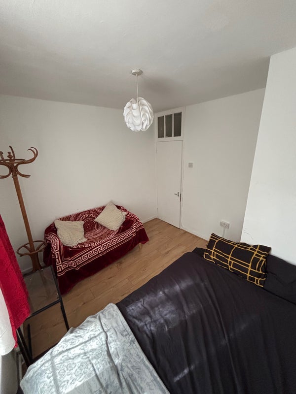 Room Thames Street in Greater London