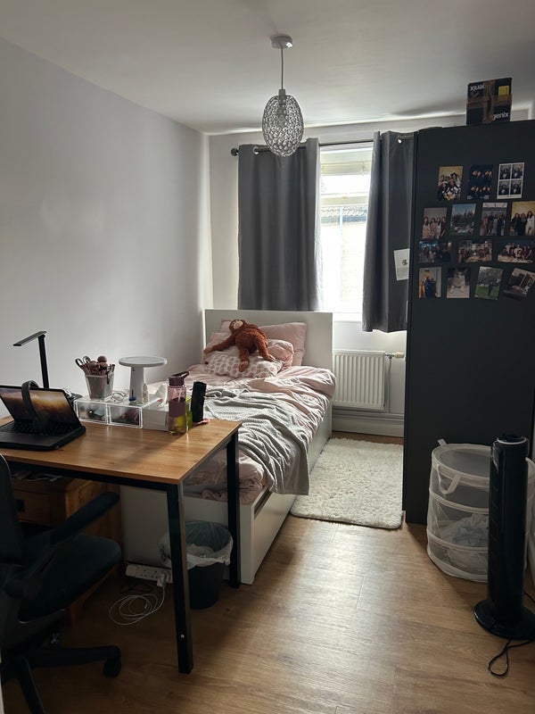 Flat Southmead Road in Bristol
